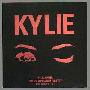 KC Kyshadow Palette 🎨 Burgundy